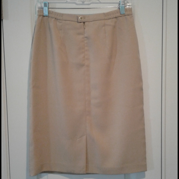 NWOT Metrostyle 2-piece Beige w/Ivory Trim Skirt Set - Size 6 - Picture 9 of 10